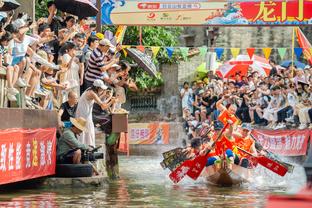 麦科勒姆：第四节防守不好是灰熊能够逆转的主要原因